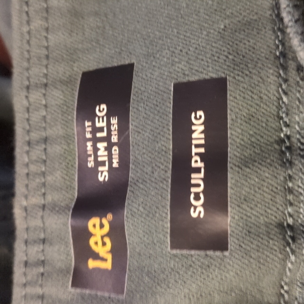 Lee jeans, Women's sz 9, olive green, EUC. 2 for $30 - Picture 5 of 6